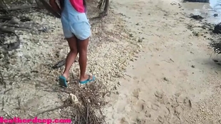 Ameteur Little Thai Teenager Heather Deep day at the beach gives suck Throatpie Gulp